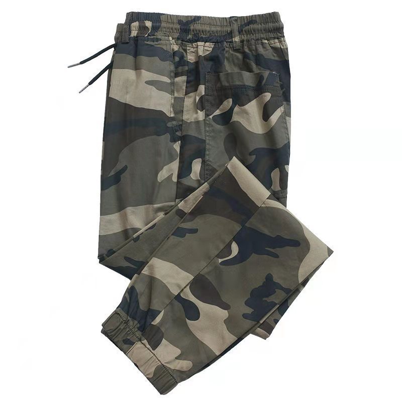 Poltteenestävät sotilashenkiset hengittävät arkihousut